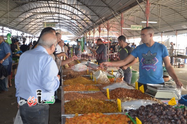  كفرقاسم  :ازدحام مروري وبشري بعد عودة الحياة من جديد لسوق السبت والوفود تتوافد من الوسط اليهودي